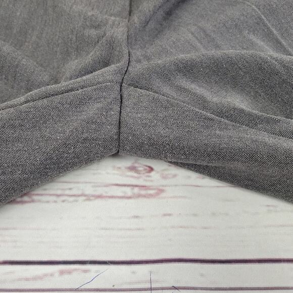 Gray straight less dress pants size 10 - Picture 5 of 6